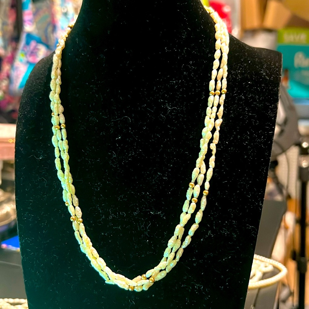 Euc: 14k gold rice pearl necklace 3 layer necklace